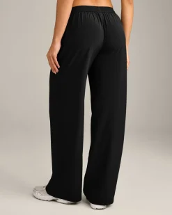 AirMove™ Straight Leg Pants with Reflective Logo