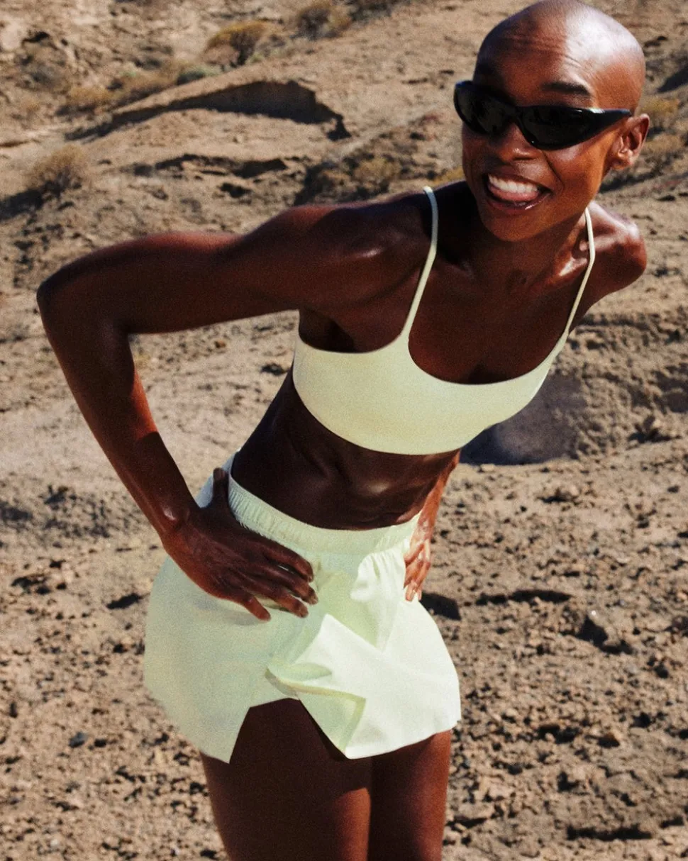 EasyLift™ Strappy Sports Bra New Branding