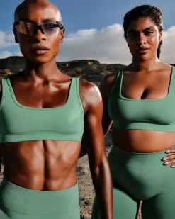 EffortlessLift™ Seamless Square Neck Sports Bra New Branding