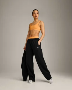 EffortlessLift™ Square Neck Sports Bra with Grey Logo