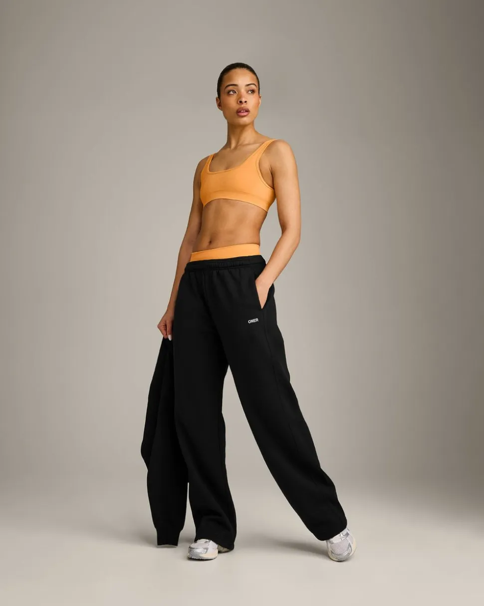 EffortlessLift™ Square Neck Sports Bra with Grey Logo