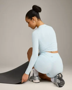 Mellow™ Motion Crew Neck Long Sleeve Mid Top