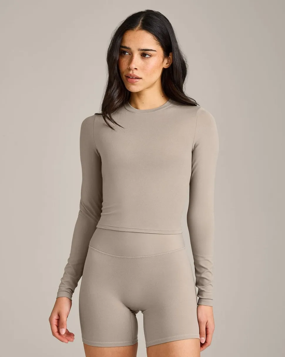 SoftMotion™ Long Sleeve Mid Top with White Logo